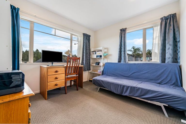 Photo of property in 11 Kouras Place, Flat Bush, Auckland, 2016