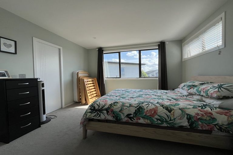Photo of property in 40 Greenfinch Road, Hobsonville, Auckland, 0616