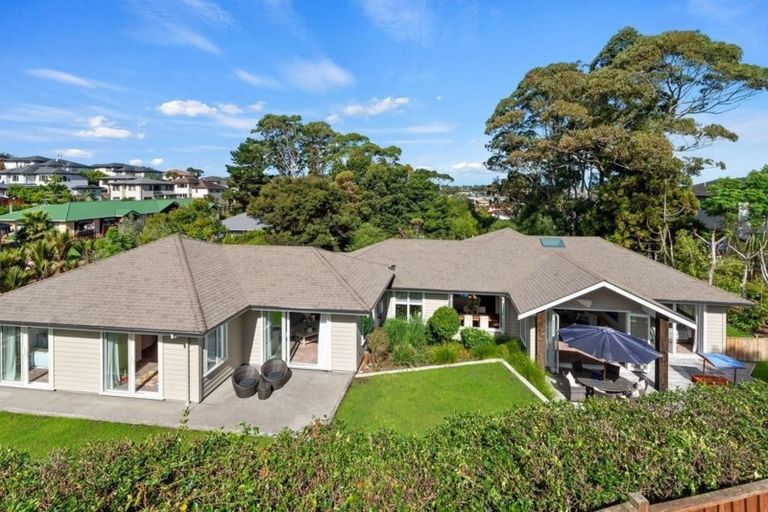 Photo of property in 59a Lonely Road, Fairview Heights, Auckland, 0632