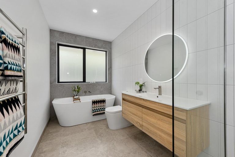 Photo of property in 12 Bosun Place, Te Atatu Peninsula, Auckland, 0610