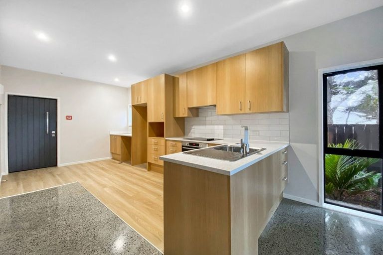 Photo of property in 9 Whakarato Way, Takanini, 2112