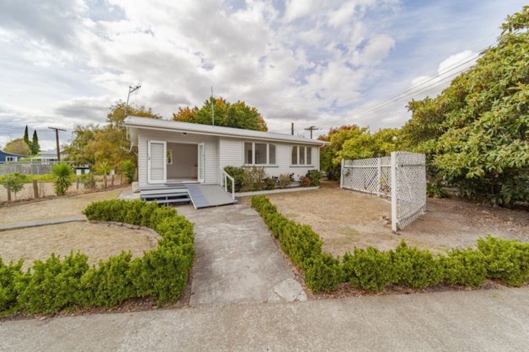 Photo of property in 5 Watts Road, Waipawa, 4210