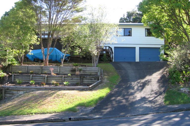 Photo of property in 2/15 Flavia Close, Torbay, Auckland, 0630