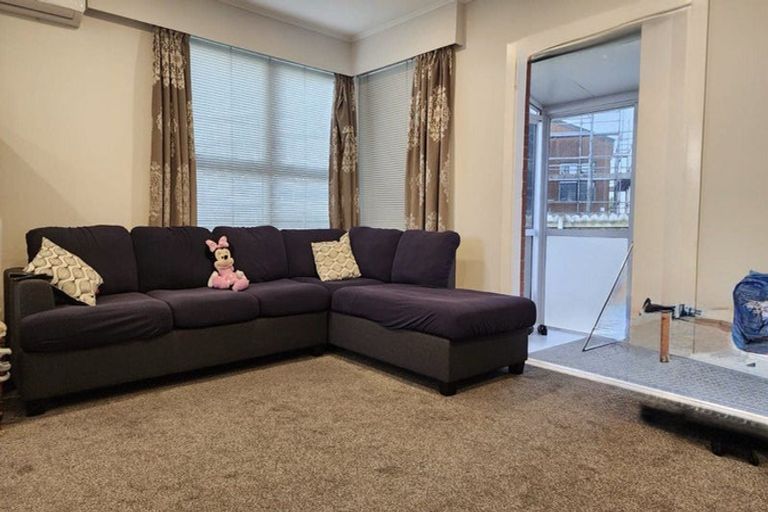 Photo of property in 2/24 Dale Crescent, Pakuranga, Auckland, 2010