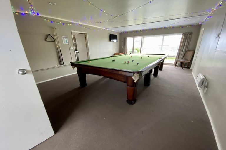 Photo of property in 1 Hill Crescent, Papakura, 2110