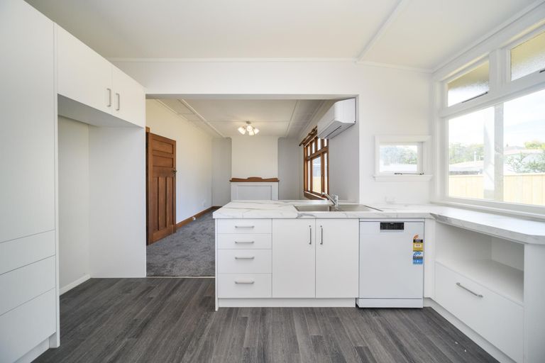 Photo of property in 28 Alfred Street, Roslyn, Palmerston North, 4414