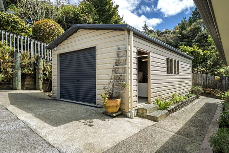 Photo of property in 15 Glenreagh Place, Torbay, Auckland, 0630