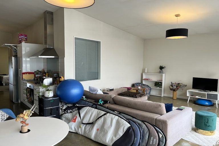 Photo of property in 25u1 Home Street, Mount Victoria, Wellington, 6011