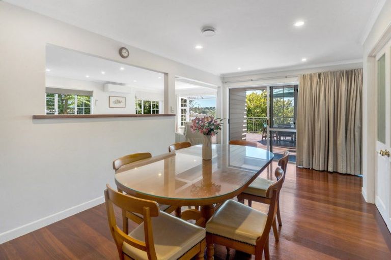 Photo of property in 4 Liston Crescent, Cockle Bay, Auckland, 2014