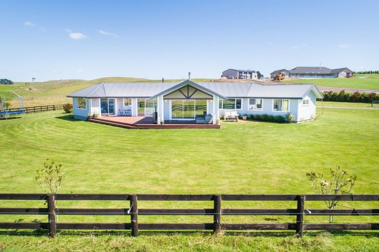 Photo of property in 467 Lees Road, Feilding, 4775