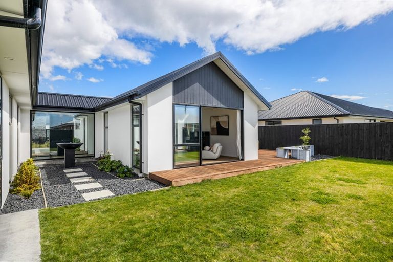 Photo of property in 10 Crosado Place, Rolleston, 7614