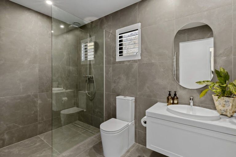 Photo of property in 1 Chimney Lane, Jacks Point, Queenstown, 9371