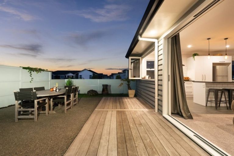 Photo of property in 4 Cassinia Close, Papamoa Beach, Papamoa, 3118