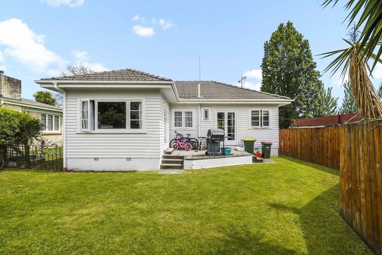 Photo of property in 114 Fox Street, Hamilton East, Hamilton, 3216