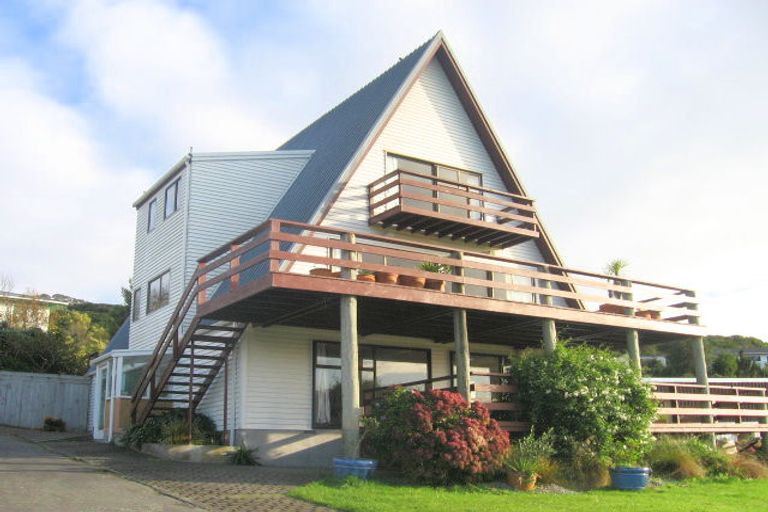 Photo of property in 367a Main Road, Tawa, Wellington, 5028