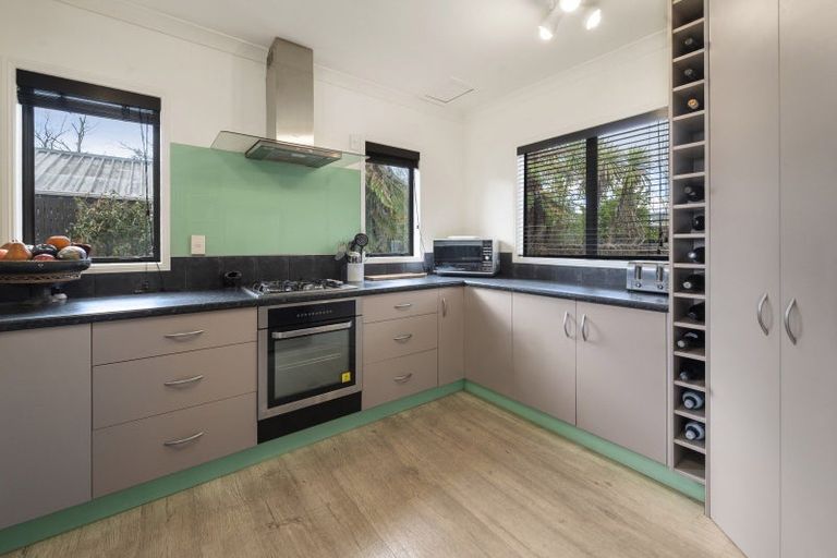 Photo of property in 10a Cooper Avenue, Holdens Bay, Rotorua, 3010