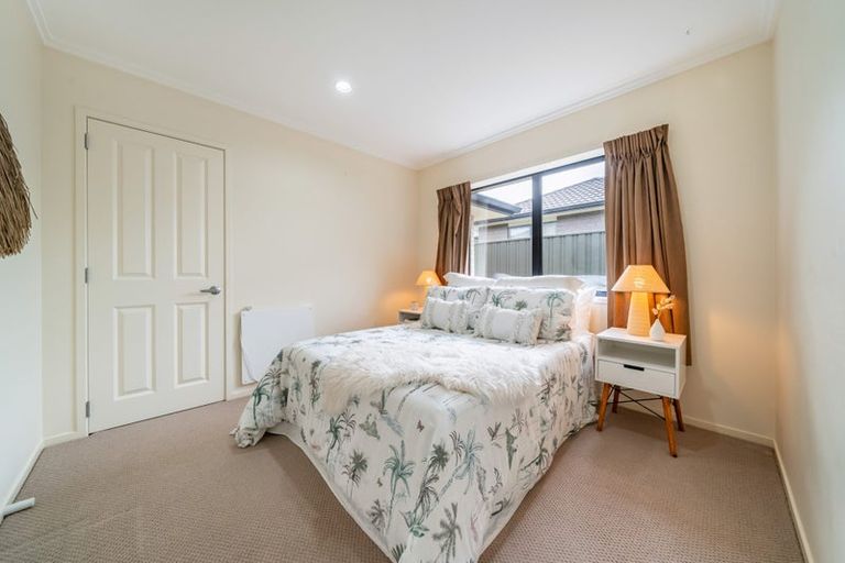Photo of property in 48 Sunstone Crescent, Brown Owl, Upper Hutt, 5018