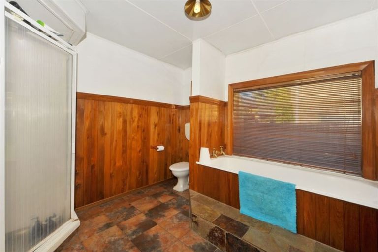 Photo of property in 102 Rattray Street, Riccarton, Christchurch, 8041