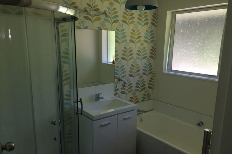 Photo of property in 15 Kauri Road, Waikanae, 5036