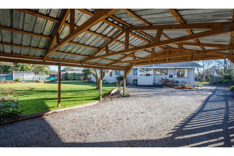 Photo of property in 16 Taiaroa Place, Southbridge, 7602