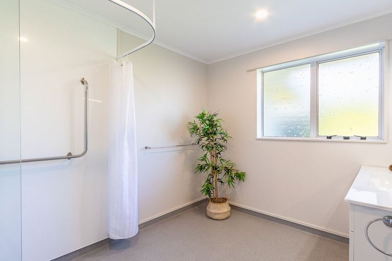 Photo of property in 34b Kapanui Road, Waikanae, 5036