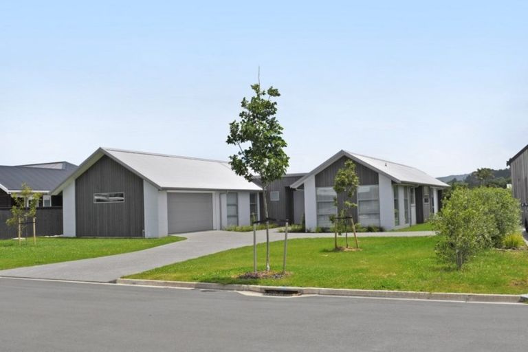 Photo of property in 6 Shearwater Lane, Point Wells, 0986