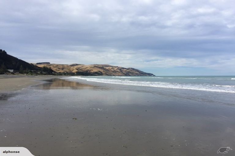Photo of property in 16 Cathedral Road, Gore Bay, Cheviot, 7383
