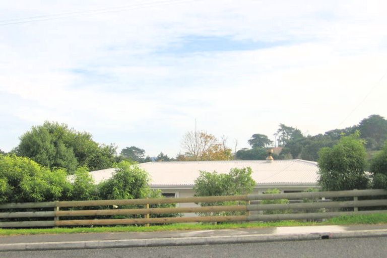 Photo of property in 184 Don Buck Road, Massey, Auckland, 0614