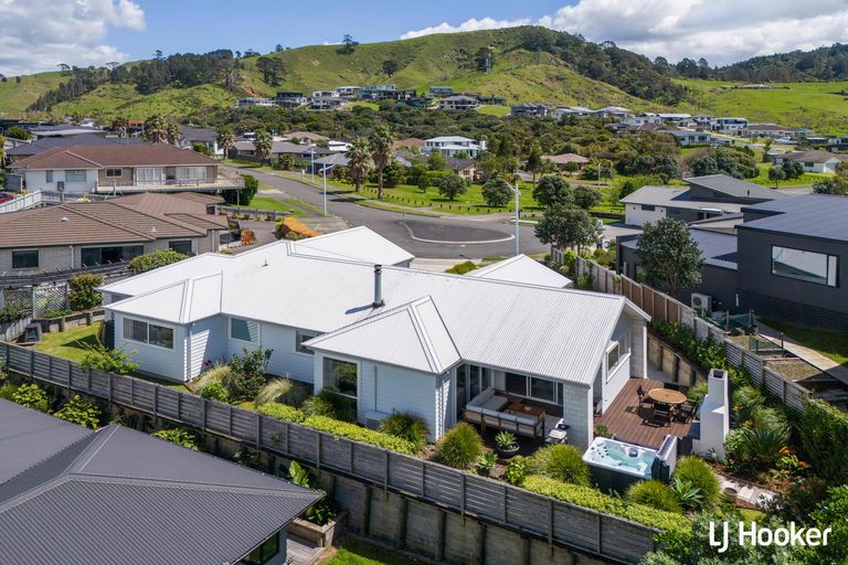 Photo of property in 22 Ralph Lane, Waihi Beach, 3611