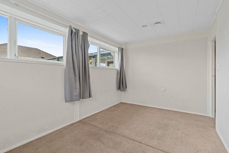 Photo of property in 76 Cambridge Street, Levin, 5510