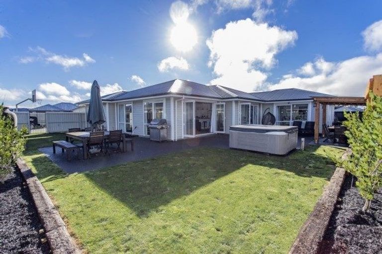 Photo of property in 33 Tripoli Street, Rangiora, 7400