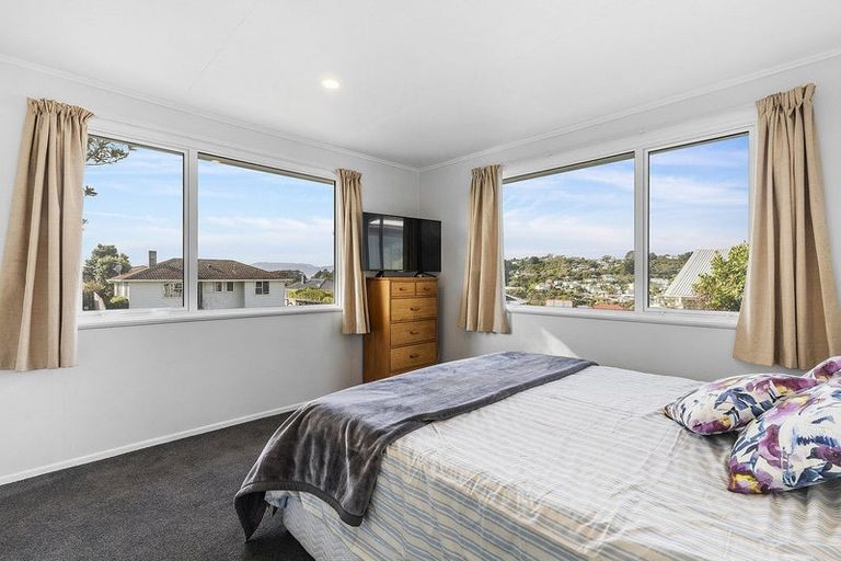 Photo of property in 35 Beauzami Crescent, Ascot Park, Porirua, 5024