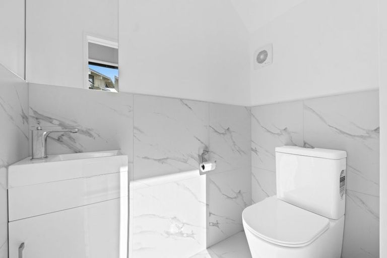 Photo of property in 28a Studfall Street, Pakuranga Heights, Auckland, 2010