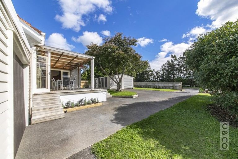 Photo of property in 43 Cambridge Road, Riverhead, 0820