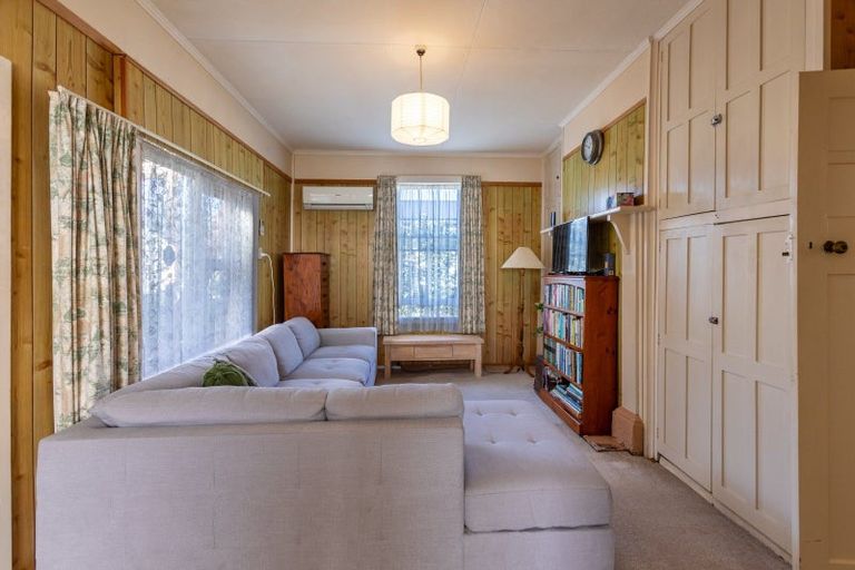 Photo of property in 19 Atkinson Street, Woodville, 4920