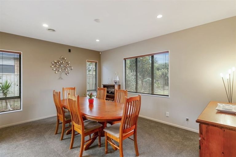 Photo of property in 9 Neston Grove, Churton Park, Wellington, 6037