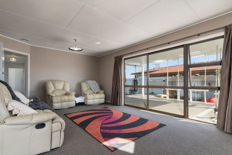 Photo of property in 16 Colville Street, Masterton, 5810