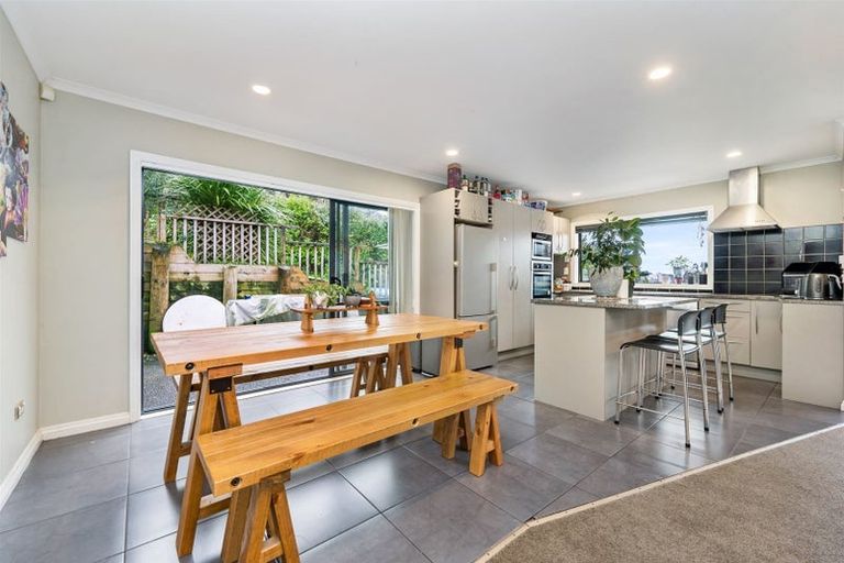 Photo of property in 53 Helleur Road, Massey, Auckland, 0614