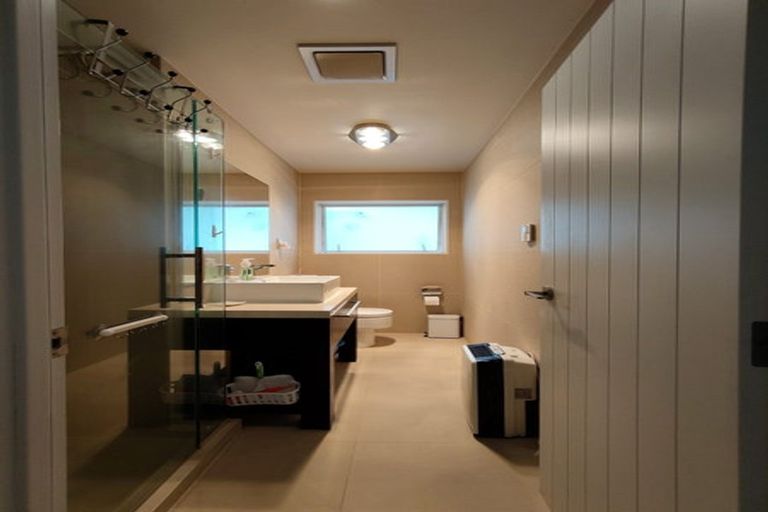 Photo of property in 90 Oakway Drive, Schnapper Rock, Auckland, 0632