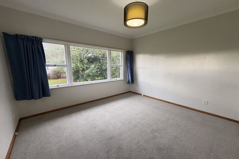 Photo of property in 17 Howard Road, Taradale, Napier, 4112