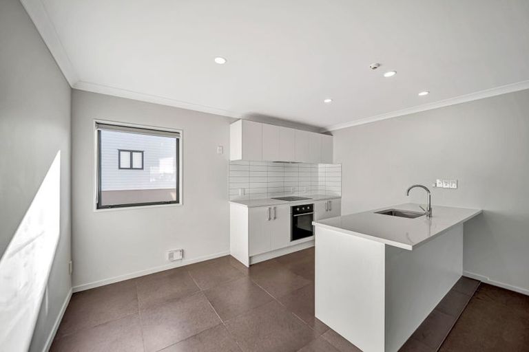 Photo of property in 9/46 Carlos Drive, Flat Bush, Auckland, 2016