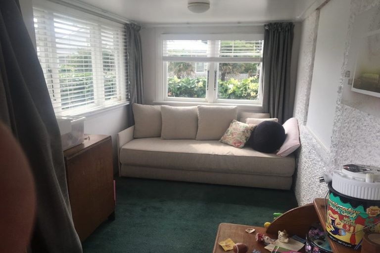 Photo of property in 3 French Street, Moturoa, New Plymouth, 4310