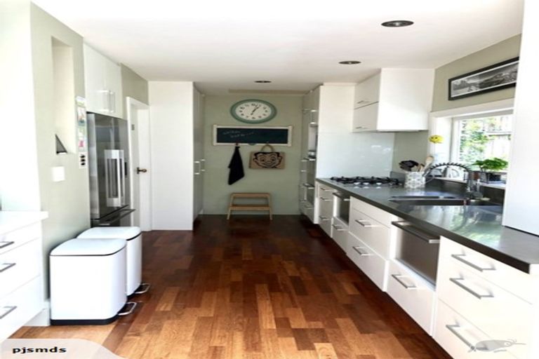 Photo of property in 8 Glen Road, Kelburn, Wellington, 6012