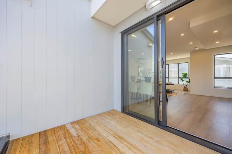 Photo of property in 8/8 Sheehan Road, Te Atatu South, Auckland, 0610