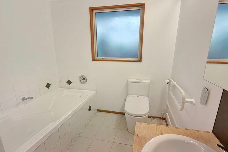 Photo of property in 88 Mount Pleasant Road, Mount Pleasant, Christchurch, 8081