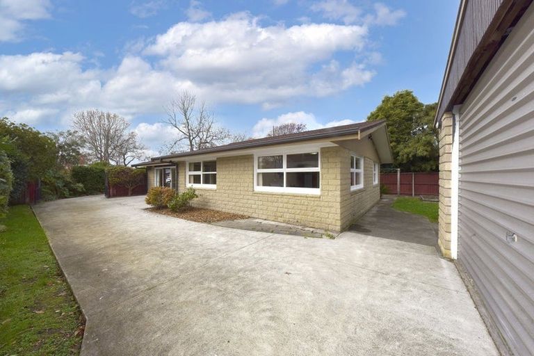 Photo of property in 19 Ashfield Place, Ilam, Christchurch, 8041