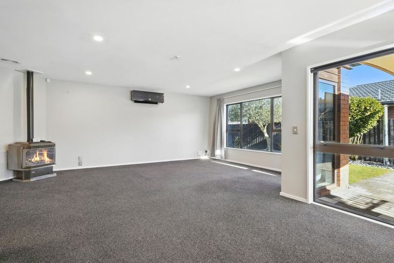 Photo of property in 1/15 Jocelyn Street, Casebrook, Christchurch, 8051