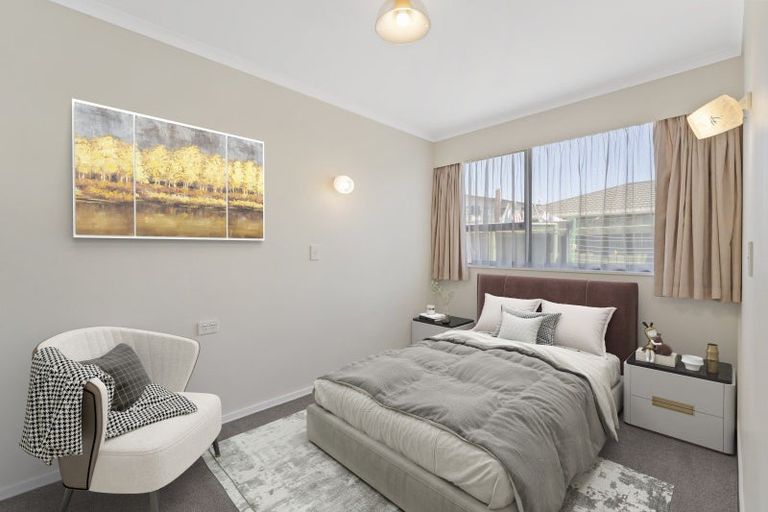 Photo of property in 32 Langdale Avenue, Paraparaumu, 5032