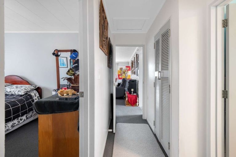 Photo of property in 31 Cross Street, Castlecliff, Whanganui, 4501