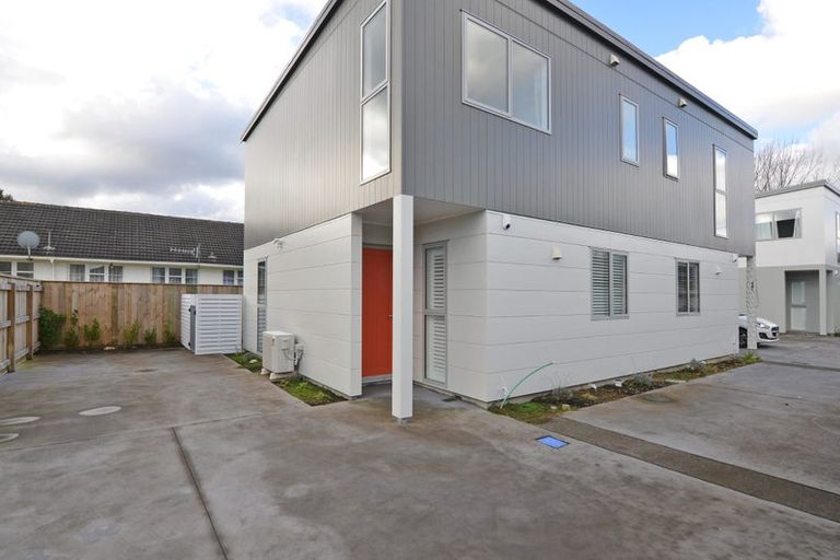Photo of property in 44b Pine Avenue, Upper Hutt Central, Upper Hutt, 5018
